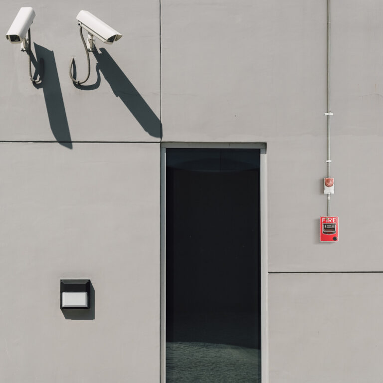 Sistemas de seguridad y alarmas